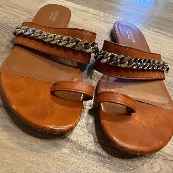 BURBERRY Brown Leather Thong Sandal Women’s Size EU 40.5 Chain Neutral - Picture 7 of 8